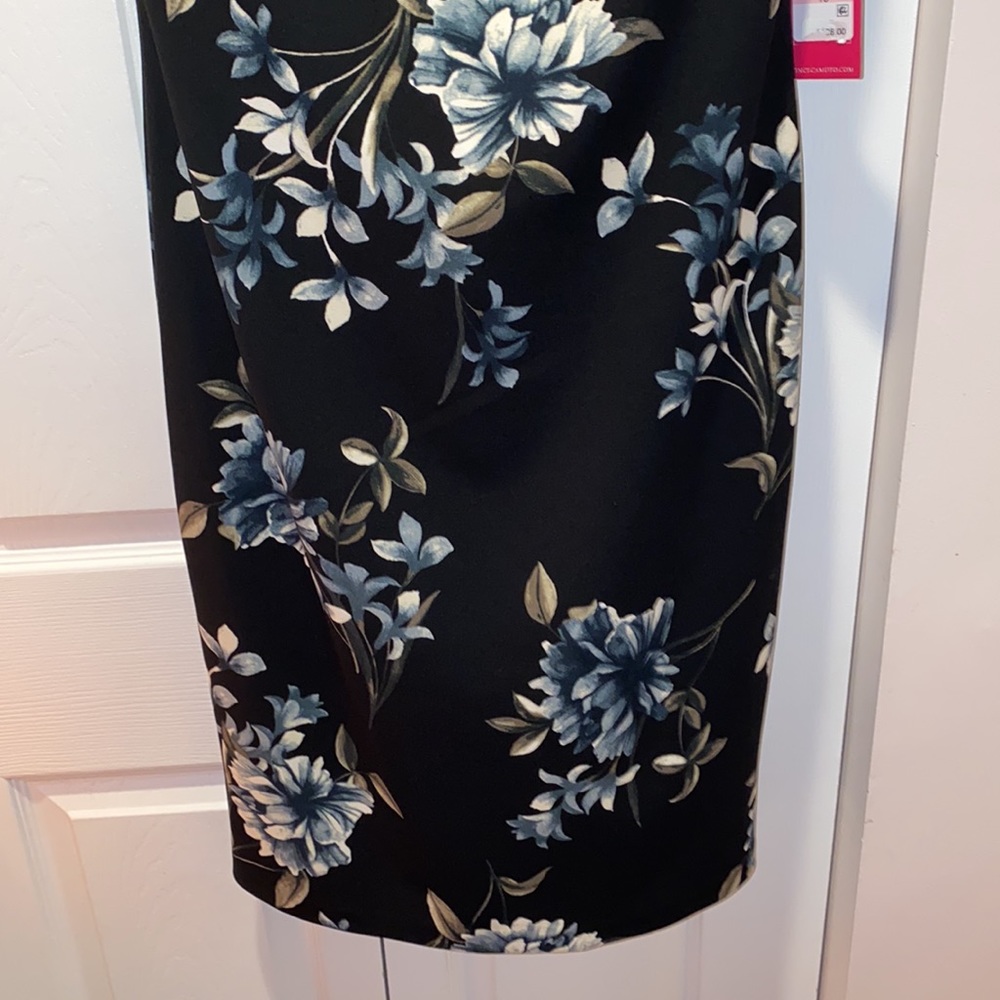NWT VINCE CAMUTO Floral Dress - Picture 7 of 11